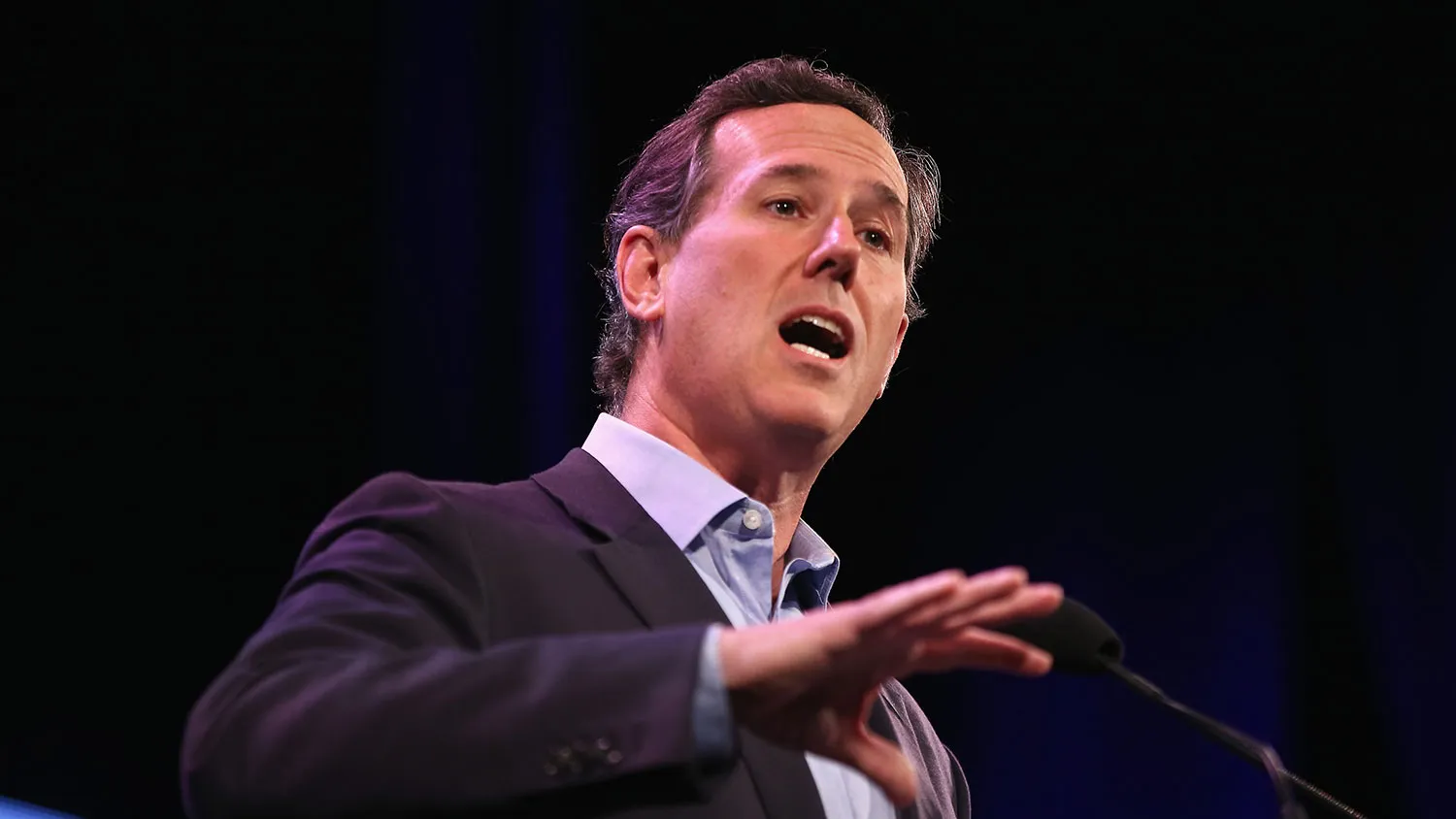 Former Pennsylvania Senator Rick Santorum speaks to guests at the Iowa Freedom Summit on January 24, 2015 in Des Moines, Iowa.
