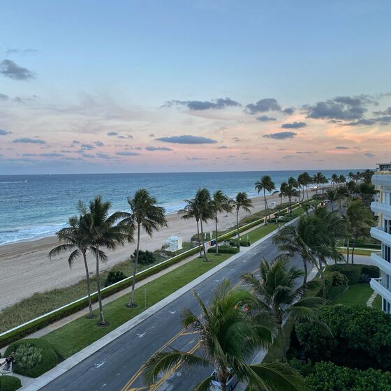 Billionaire Resort Mecca of Palm Beach Turns to Virtual Life