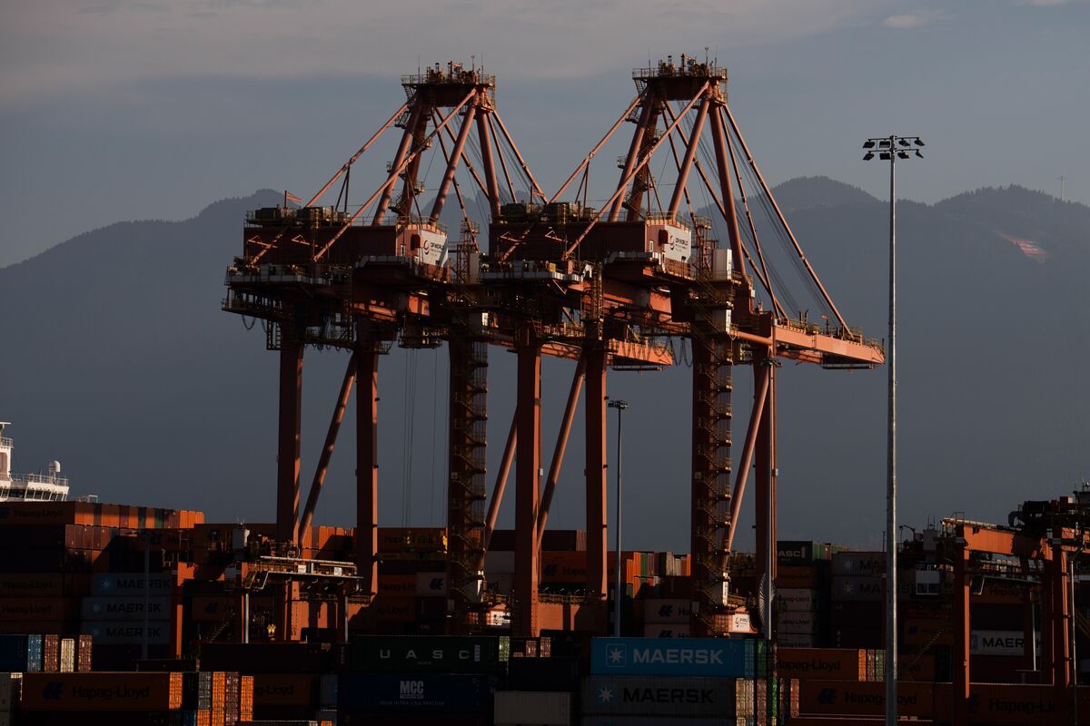 bloomberg.com - Nojoud Al Mallees - Canada Economy Tracking 0.2% Growth in August