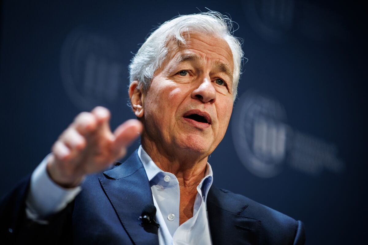 Dimon Sees Less Need for $20 Billion Loan to Argentina: Reuters - Bloomberg