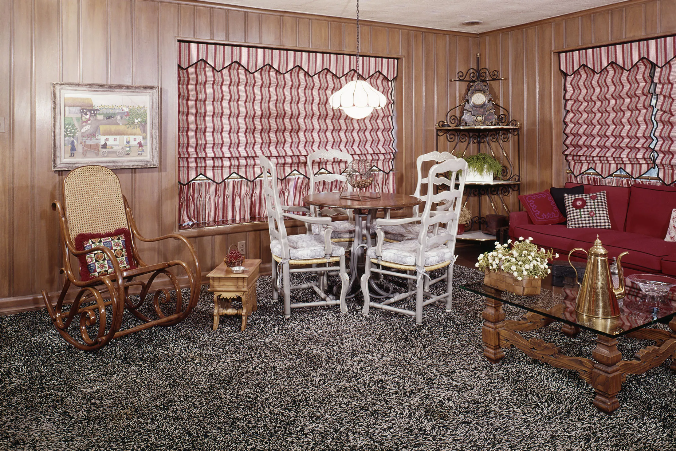 Wall-to-wall shag carpeting in this 1960s/1970s living room.&nbsp;