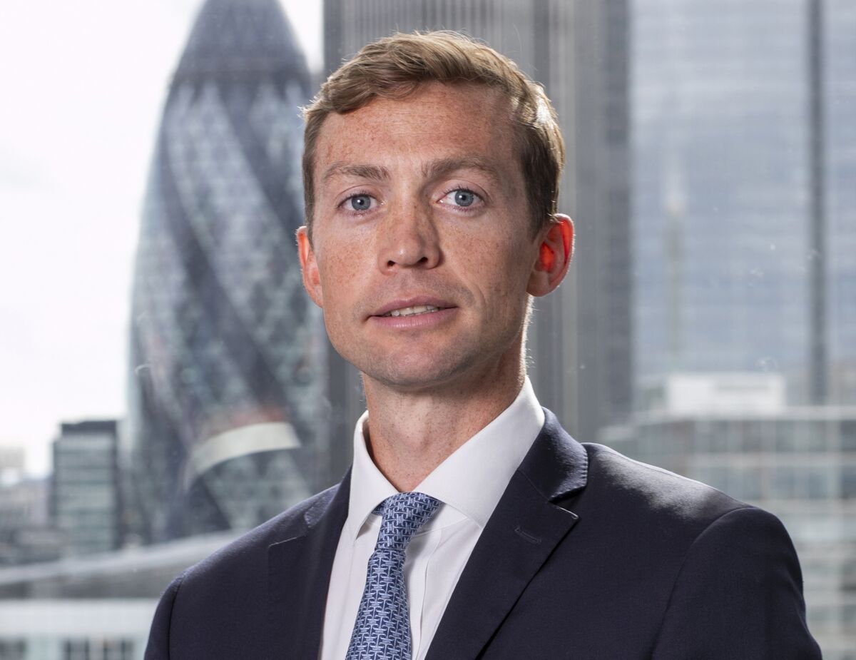 Schroders Buys Hungary Bonds in 1990s-Style Bet on Euro Adoption