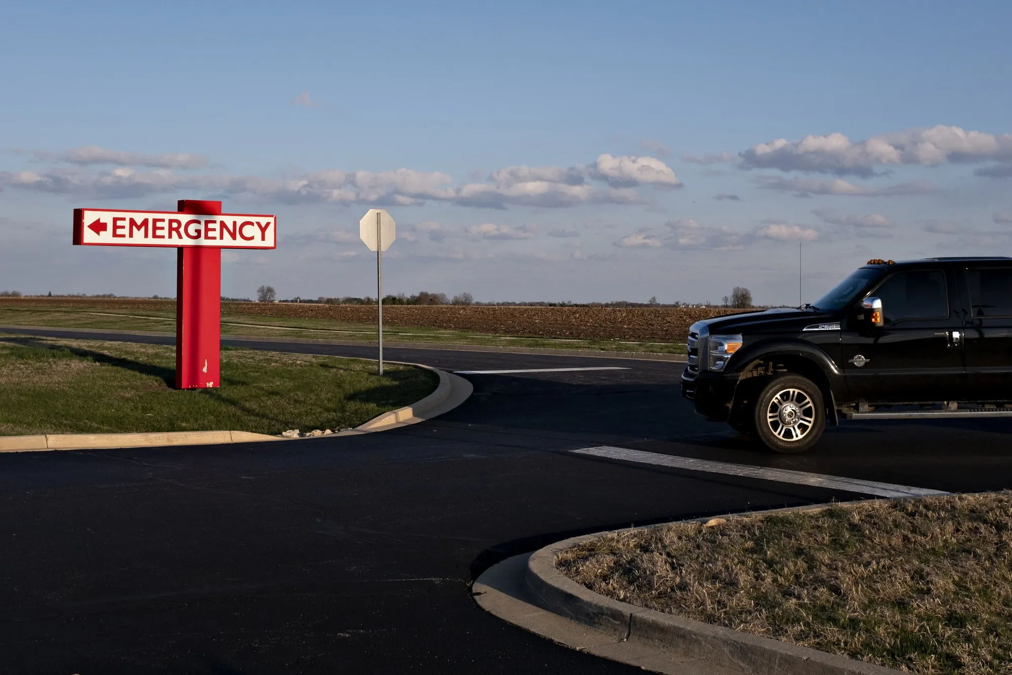 Signage for an emergency room entrance&nbsp;in Mendota, Illinois, in 2020.