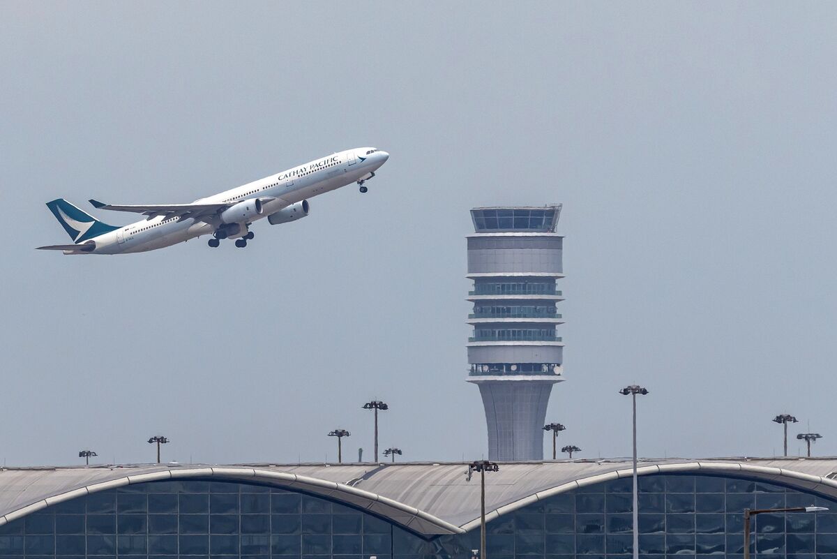 Cathay Pacific to Seek 50 More Large Planes From Airbus, Boeing