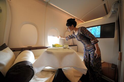 Singapore Airlines Flight Attendant