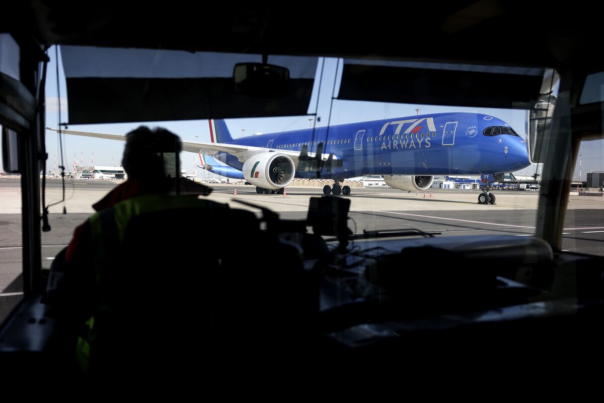 Italy’s Meloni Urges Europe to Clear Lufthansa-ITA Airways Deal