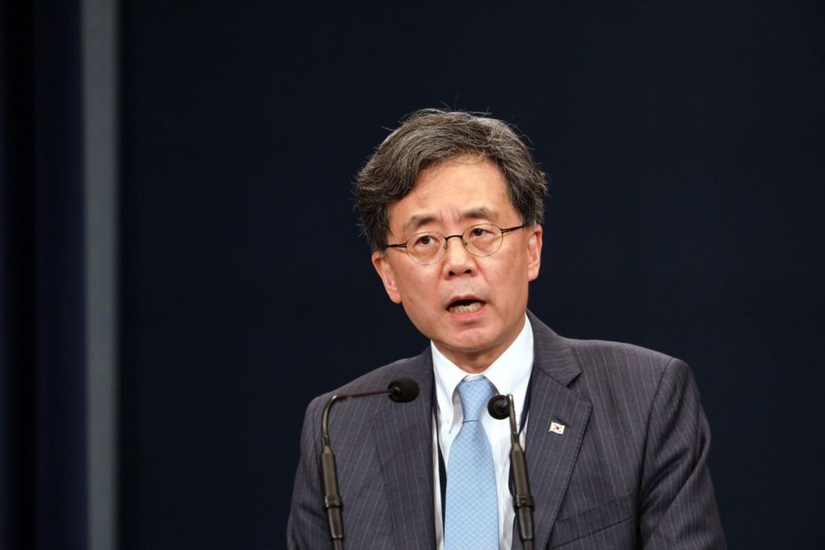 韓国と日本の対立激化の背後にタフネゴシエーターの存在 - Bloomberg