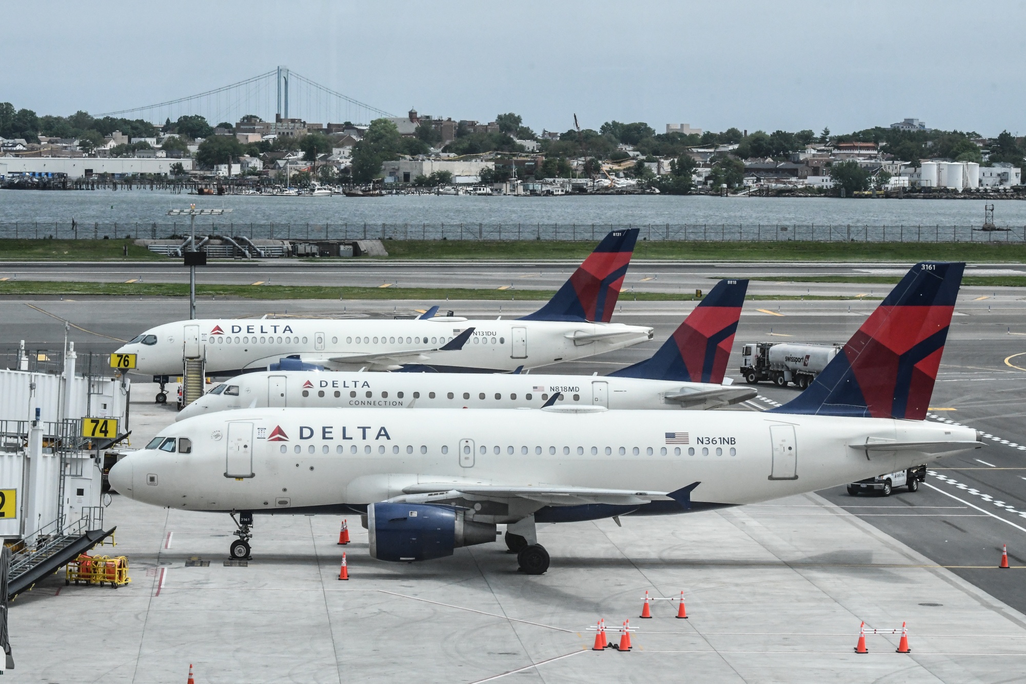 Delta Air Lines is soaring to a record $1.8 billion profit as