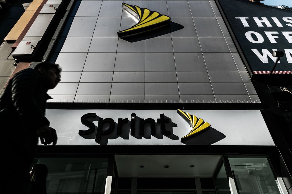 If T Mobile Buys Sprint Jobs And Competition Harmed Union Says Bloomberg