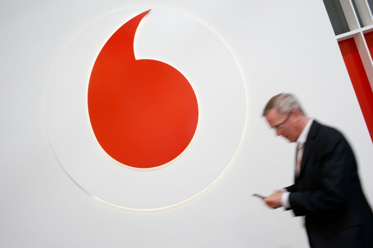 Vodafone Fields Approaches for $4 Billion Spain Unit