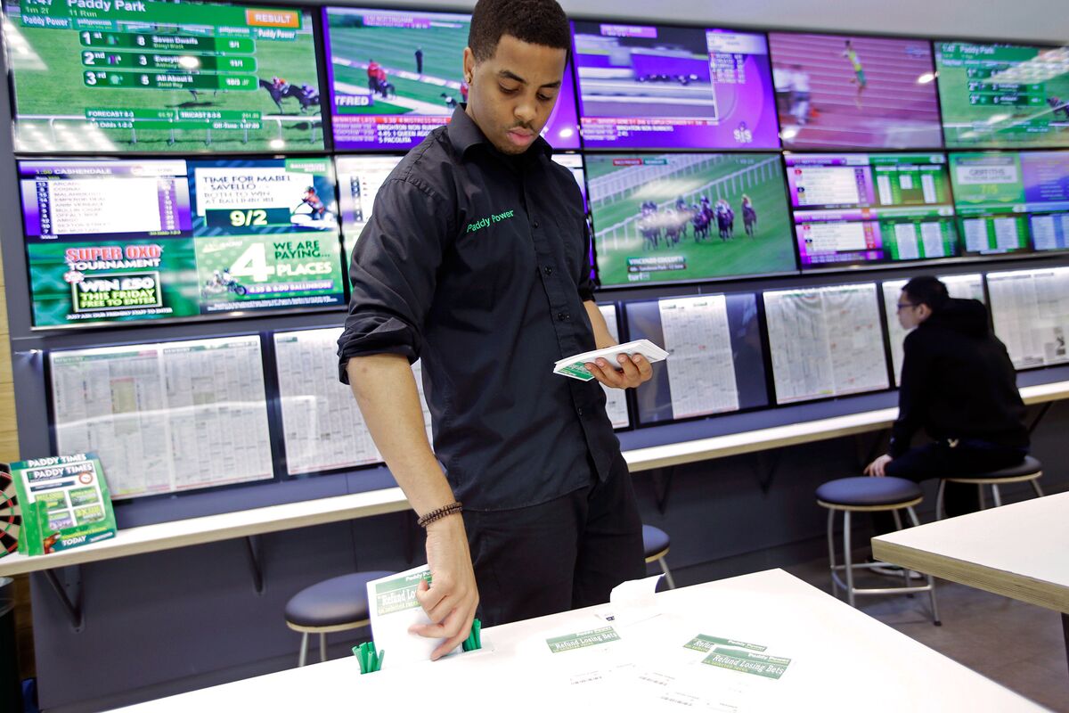 Paddy Power Betfair Deals Blow to Investors as CEO to Leave Bloomberg