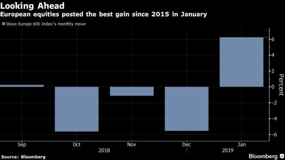 Europe Stocks Little Changed as Miners Fall, Oil Shares Advance