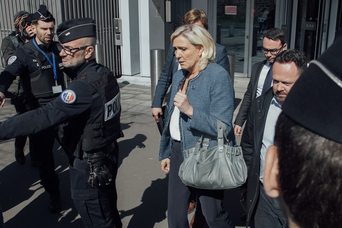 Ban on Le Pen Candidacy Rocks French Politics