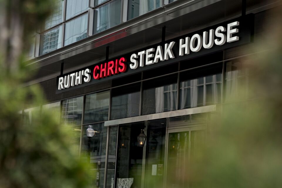 Darden (DRI), Olive Garden Owner, Buys Ruth's Chris (RUTH) Steakhouse Bloomberg