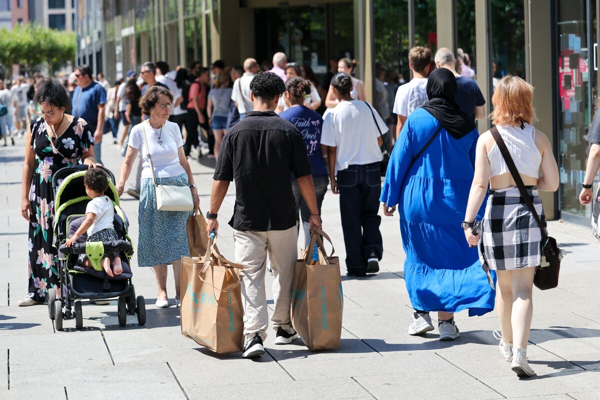 German Inflation Exceeds Expectations, Backing Rate Caution