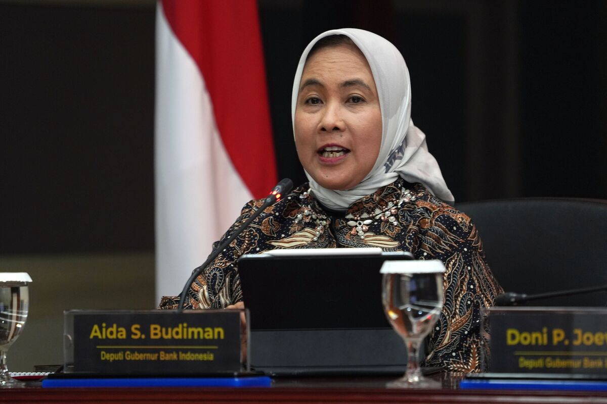 Prabowo Picks Insiders for Top Indonesia Central Bank Posts