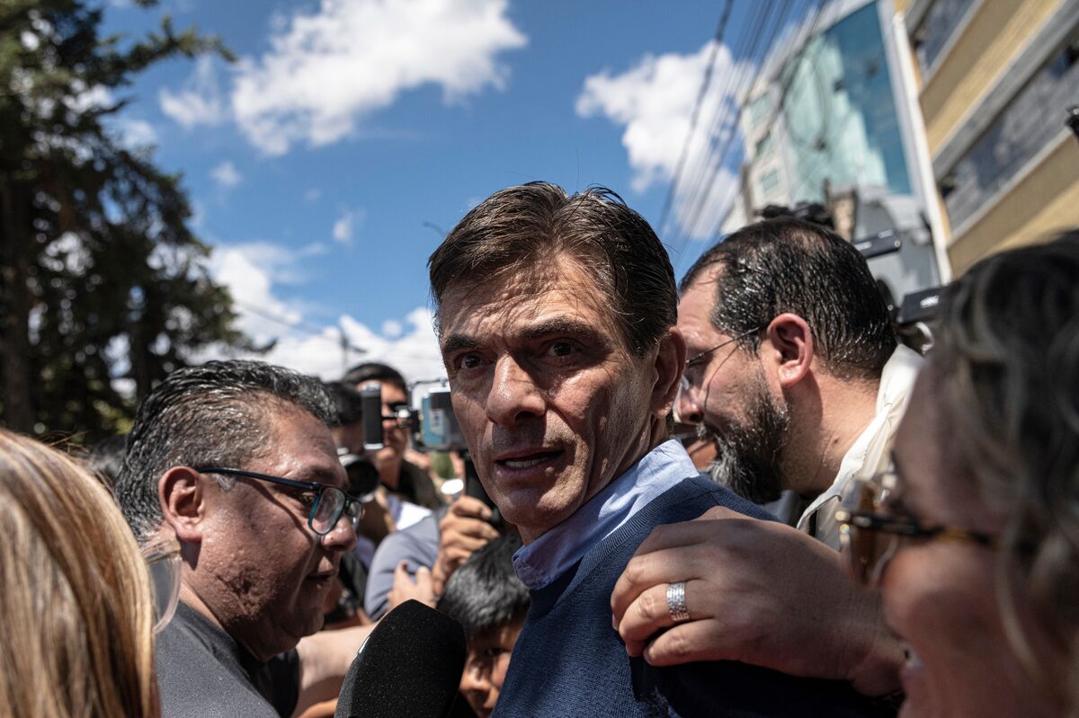 Paz on Track to Win Bolivia’s Presidential Runoff Vote