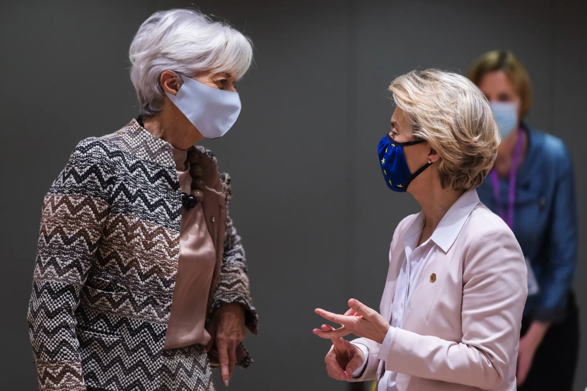 ECB President Christine Lagarde and European Commission president Ursula von der Leyen talk&nbsp;in Brussels.