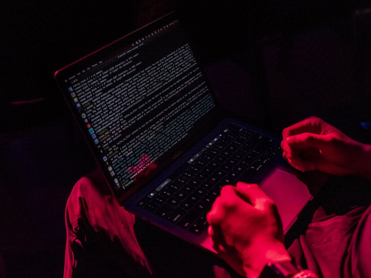 bloomberg.com - Lorelei Smillie - Iran Cyber Outfit's Recruiting Drive Sparks Hacking Concerns