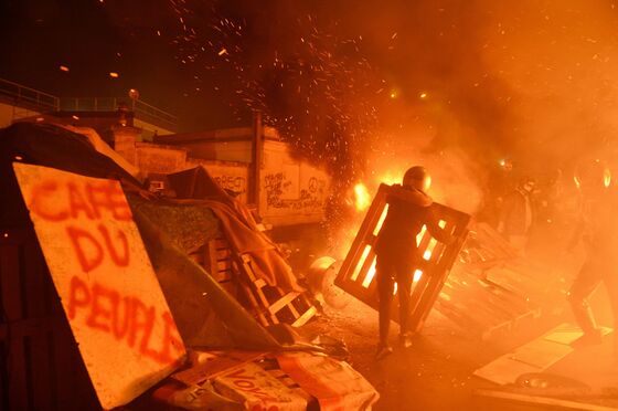 Yellow Vest Protesters Mull Action After Terror Attack in France