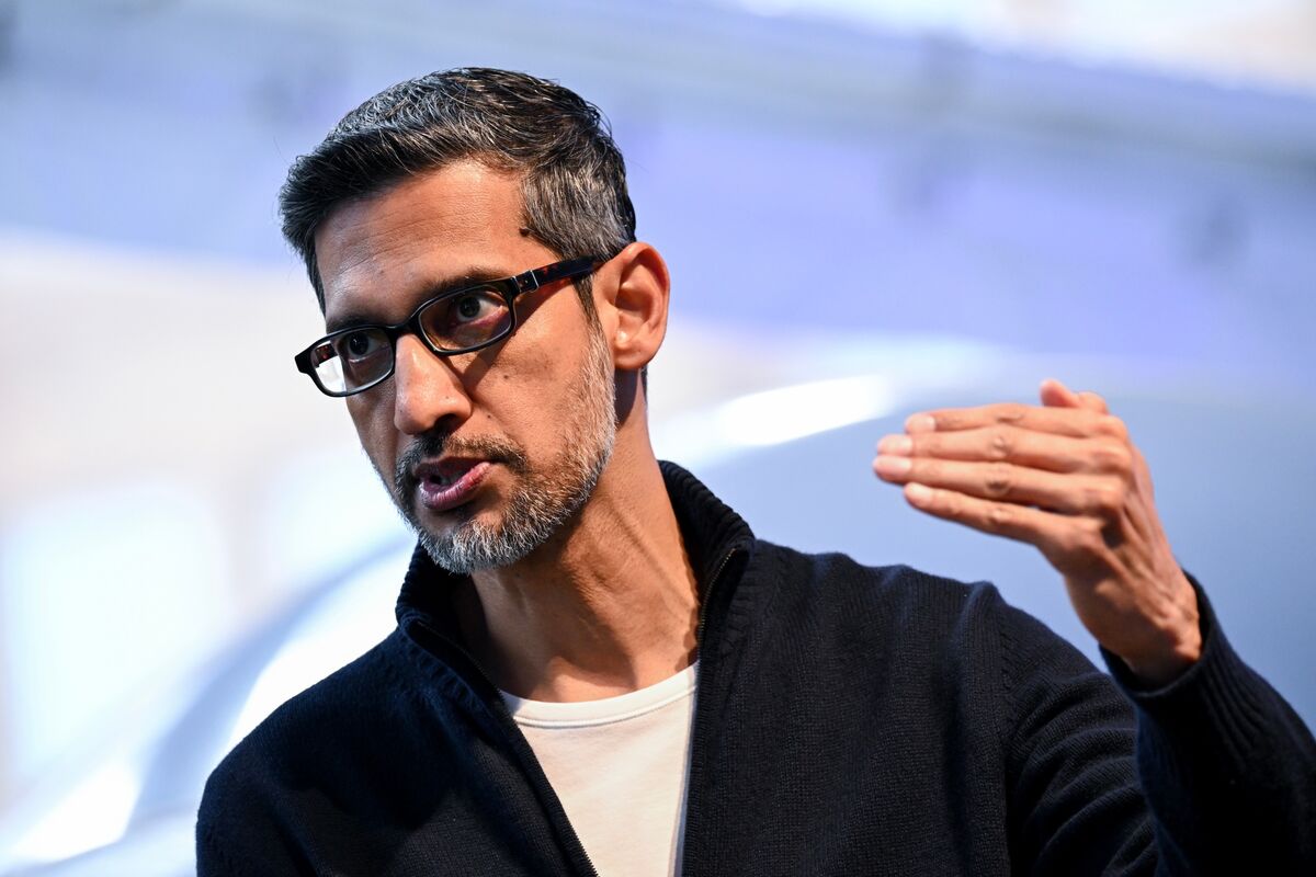 Alphabet CEO Expects to Keep Hiring Engineers While AI Advances