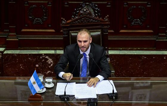 Argentina Economy Chief Warns of ‘Deep Debt Restructuring’