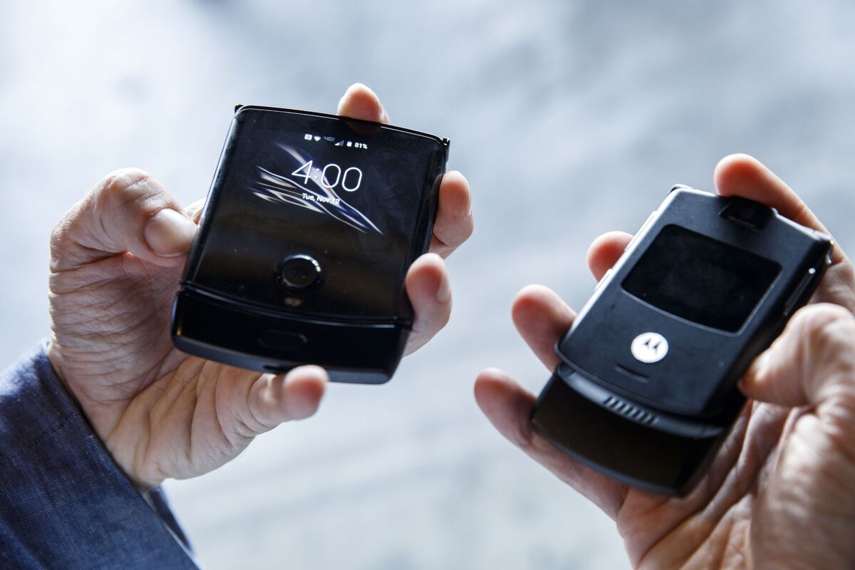 Motorola trae de vuelta el Razr con un teléfono inteligente plegable de $ 1,500
