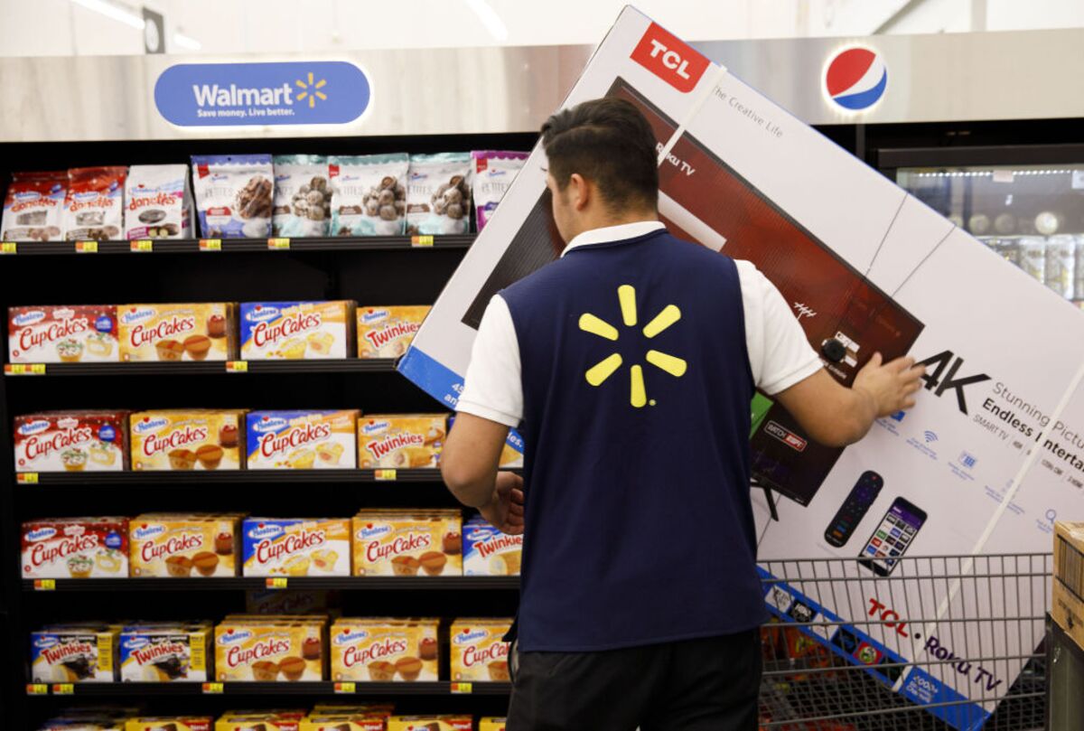 The Real Reason Walmart Raised Its Minimum Wage Bloomberg