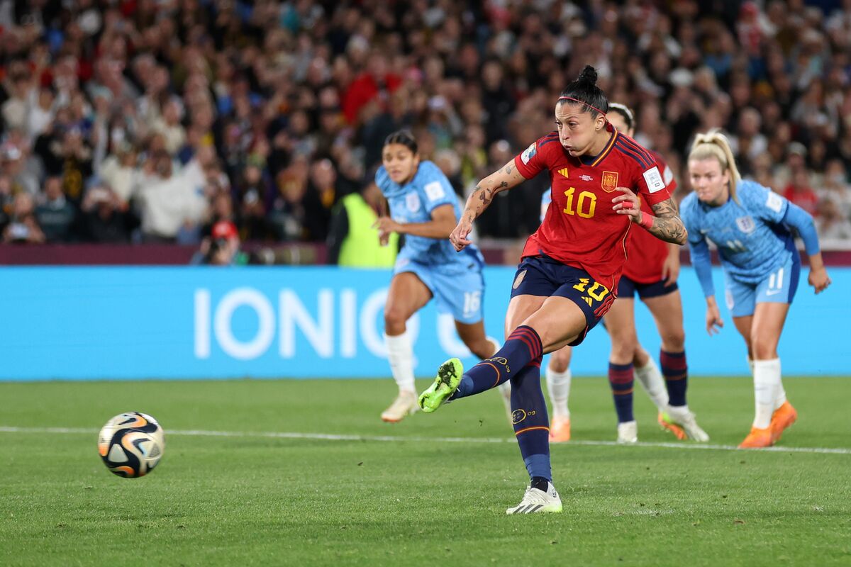 bloomberg.com - Vanessa Perdomo - Netflix Is Paying $200 Million for 2027 Women's World Cup