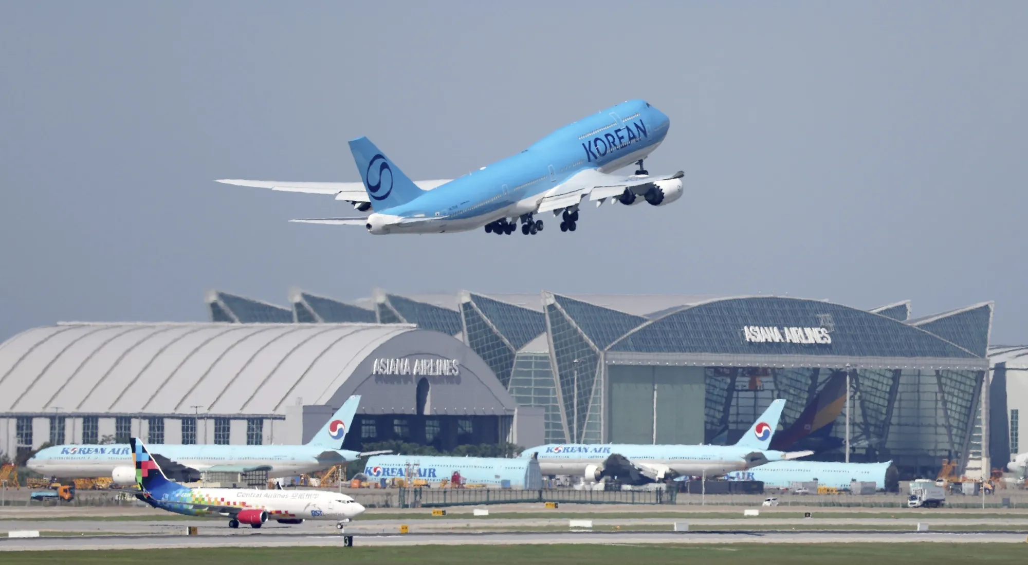 A Korean Air chartered plane takes off from&nbsp;Incheon International Airport in&nbsp;South Korea on Wednesday&nbsp;to bring back the Korean workers detained in an immigration raid in Georgia.