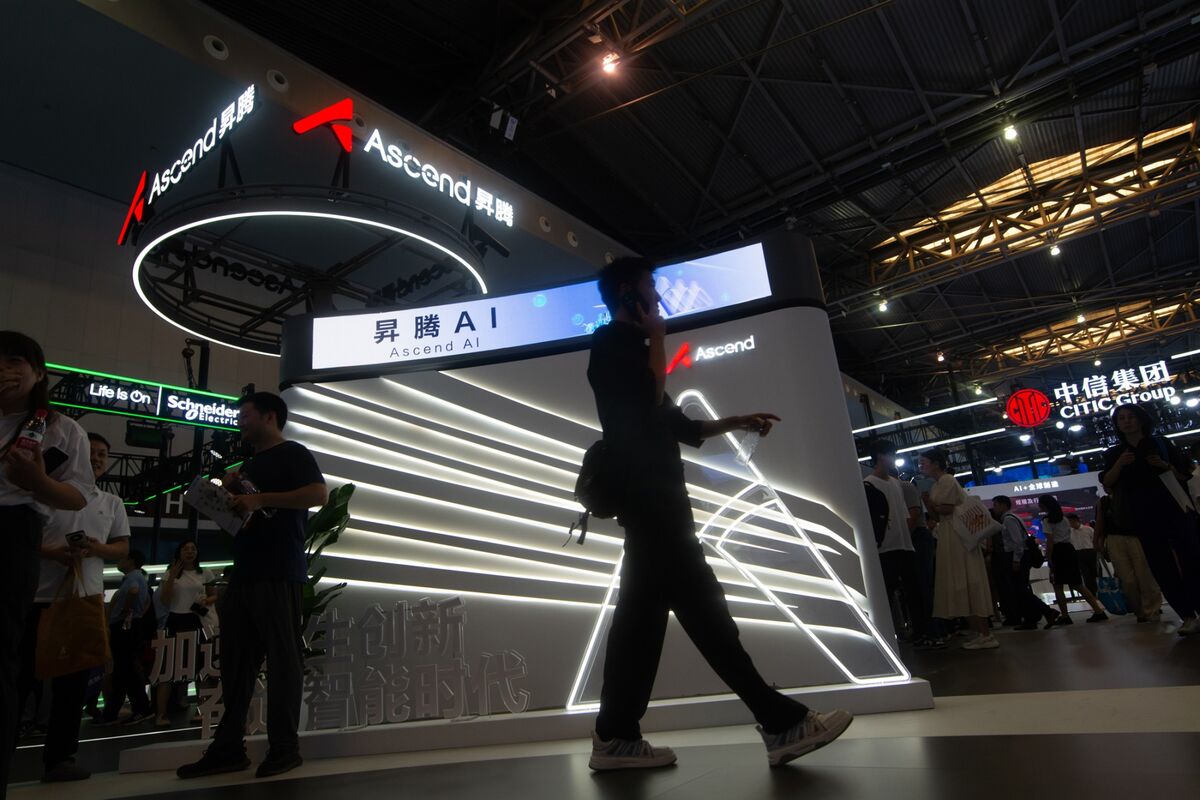 Huawei to Double Output of Top AI Chip as Nvidia Wavers in China