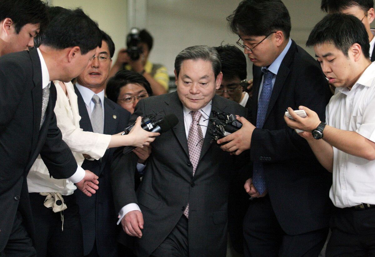 Lee Kun-hee, Korean Icon Who Transformed Samsung, Dies at 78 - Bloomberg