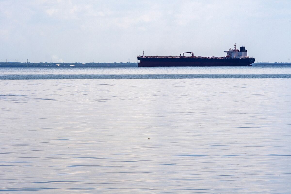bloomberg.com - Lucia Kassai - Ghost Oil Tankers' Reversal Signals Venezuela's Long Road Ahead