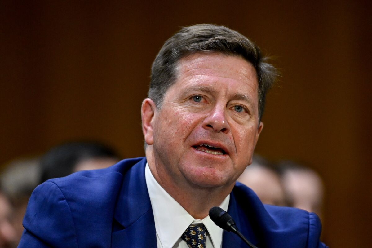 Senate confirms Jay Clayton as next intelligence chief, replacing Pulte in a 51-47 vote amid concerns over the role's influence.