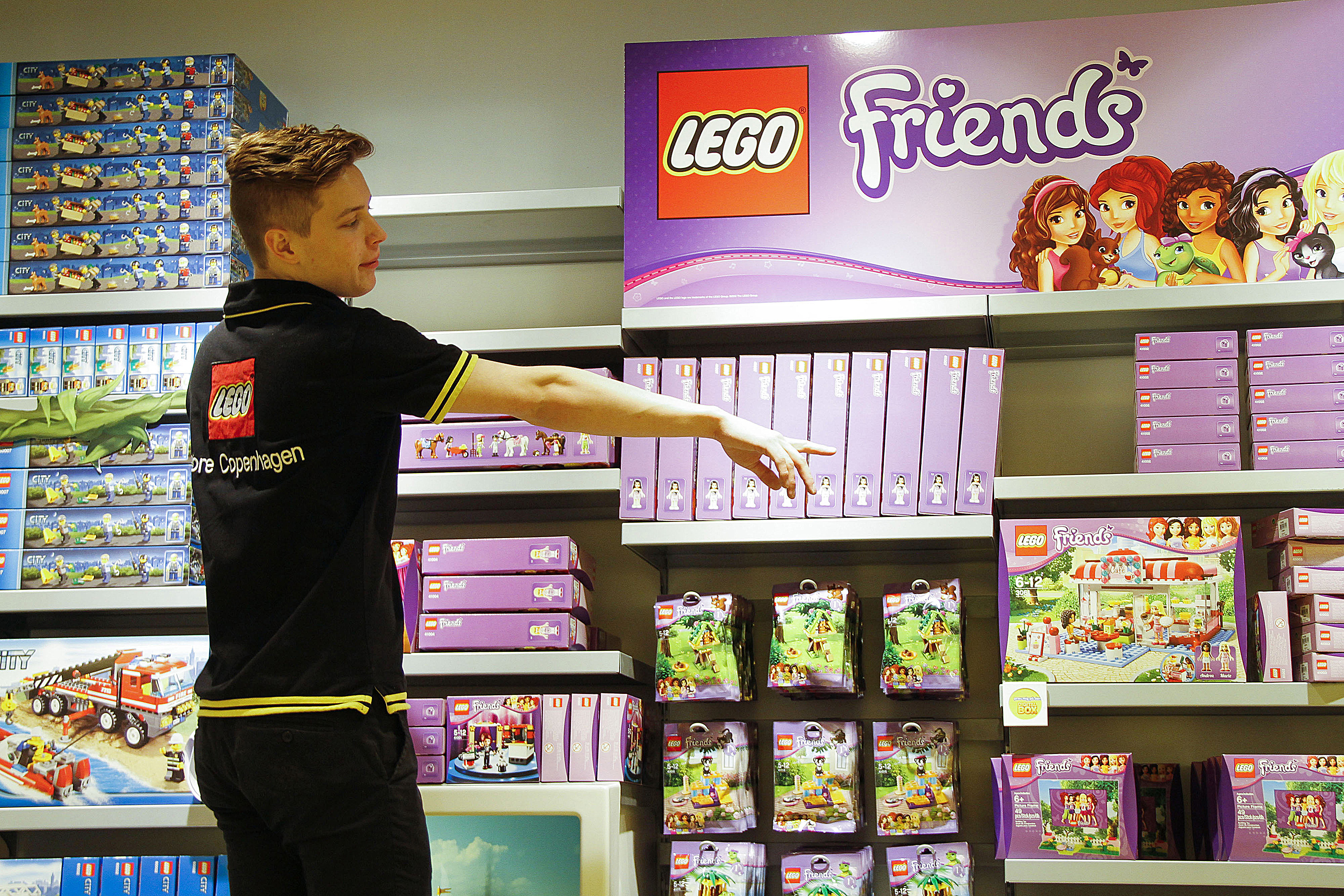 LEGO fans turn to  to find rare sets as 'kidult' market becomes one of  2024's biggest toy trends - Mirror Online