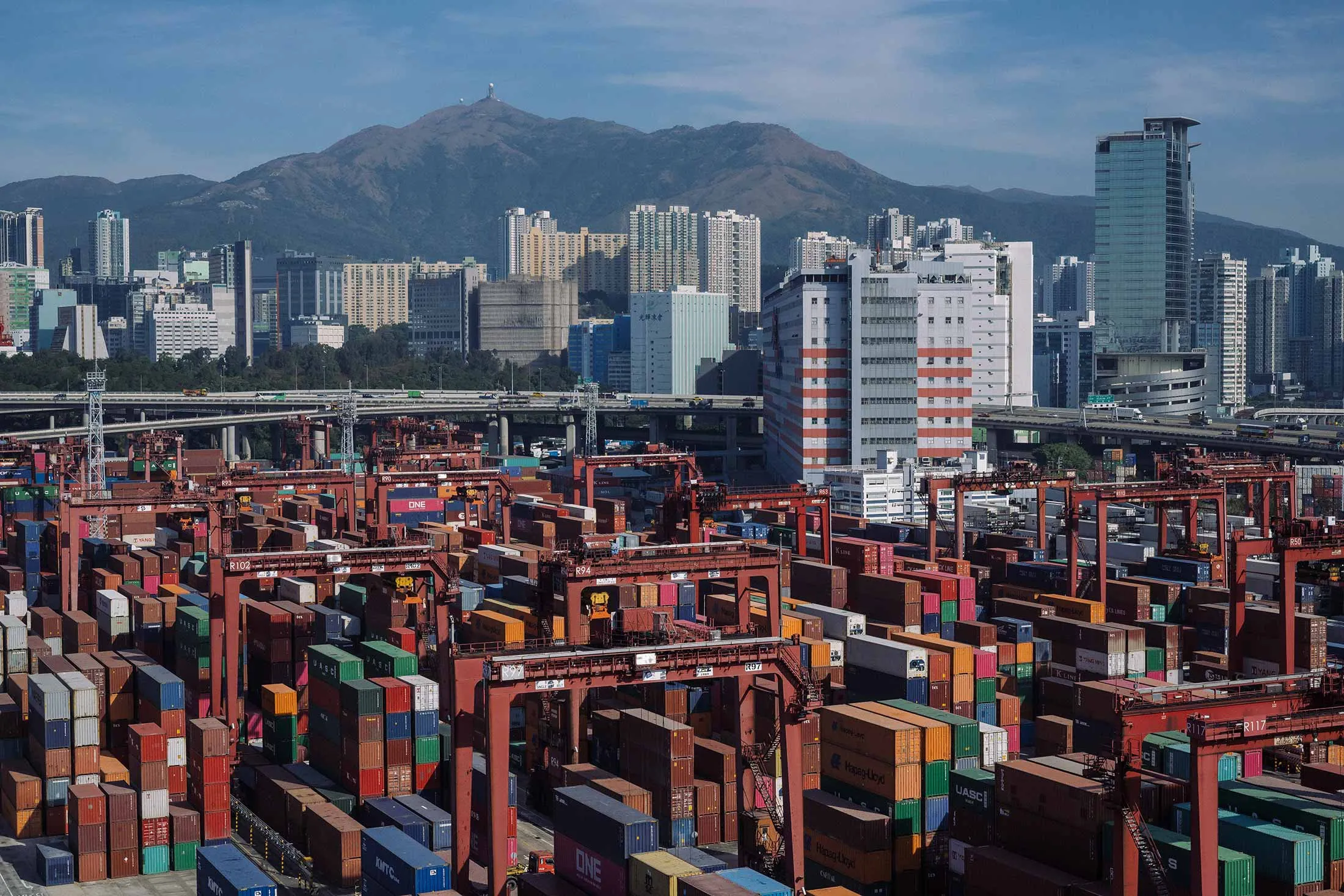 A sea of containers&nbsp;at&nbsp;Modern Terminals, Port of Hong Kong
