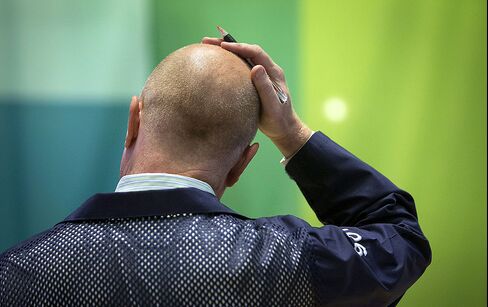 Stocks Tumble as Oil Reaches Three-Month Low on Economy Concerns