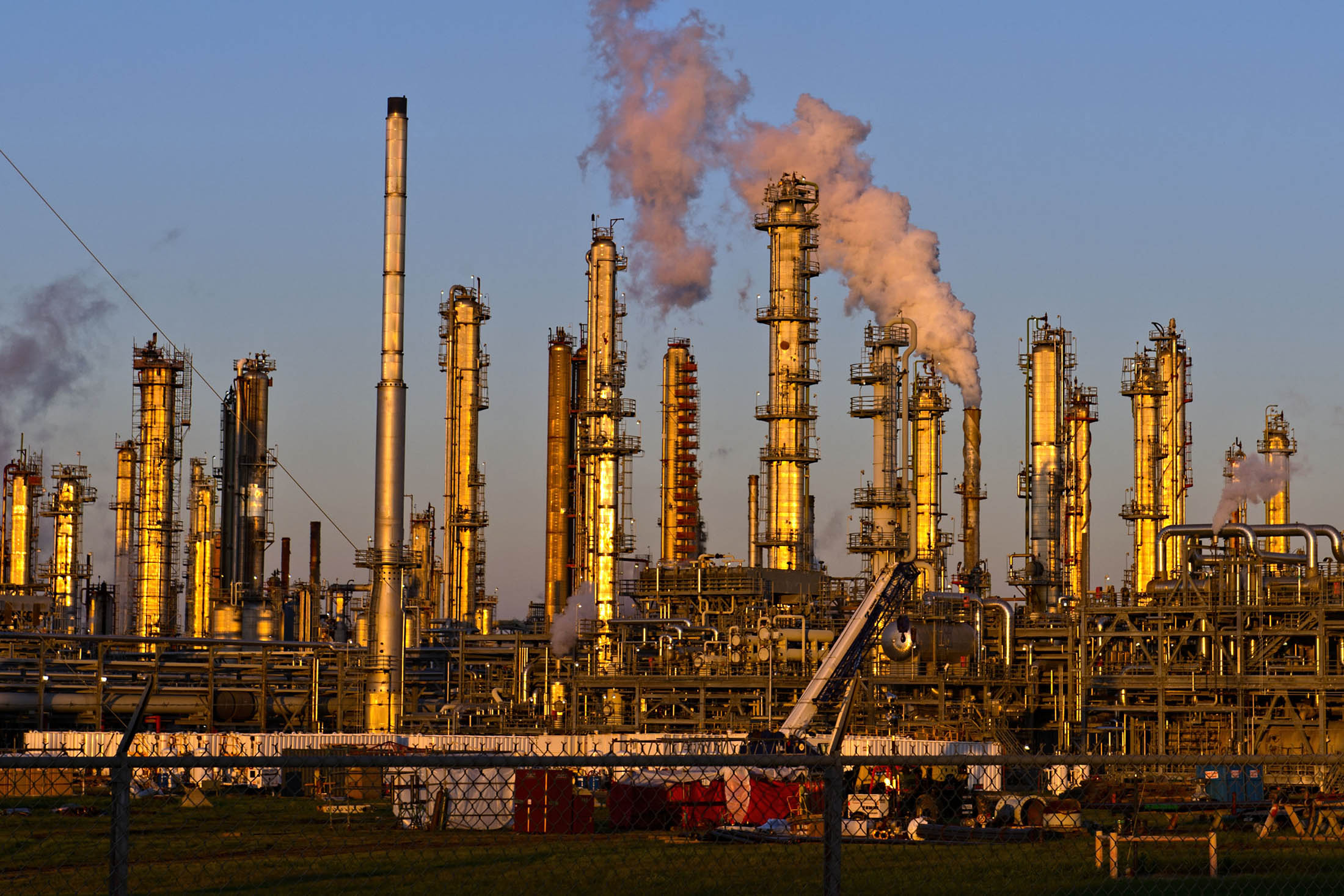 U S Oil Industry Becomes Refiner To World As Exports Boom Bloomberg