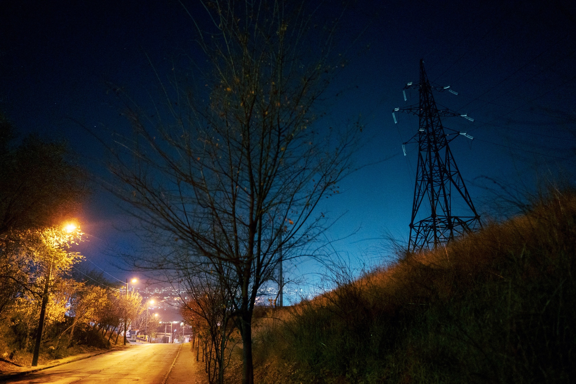 Power lines on&nbsp;the outskirts of Chisinau.