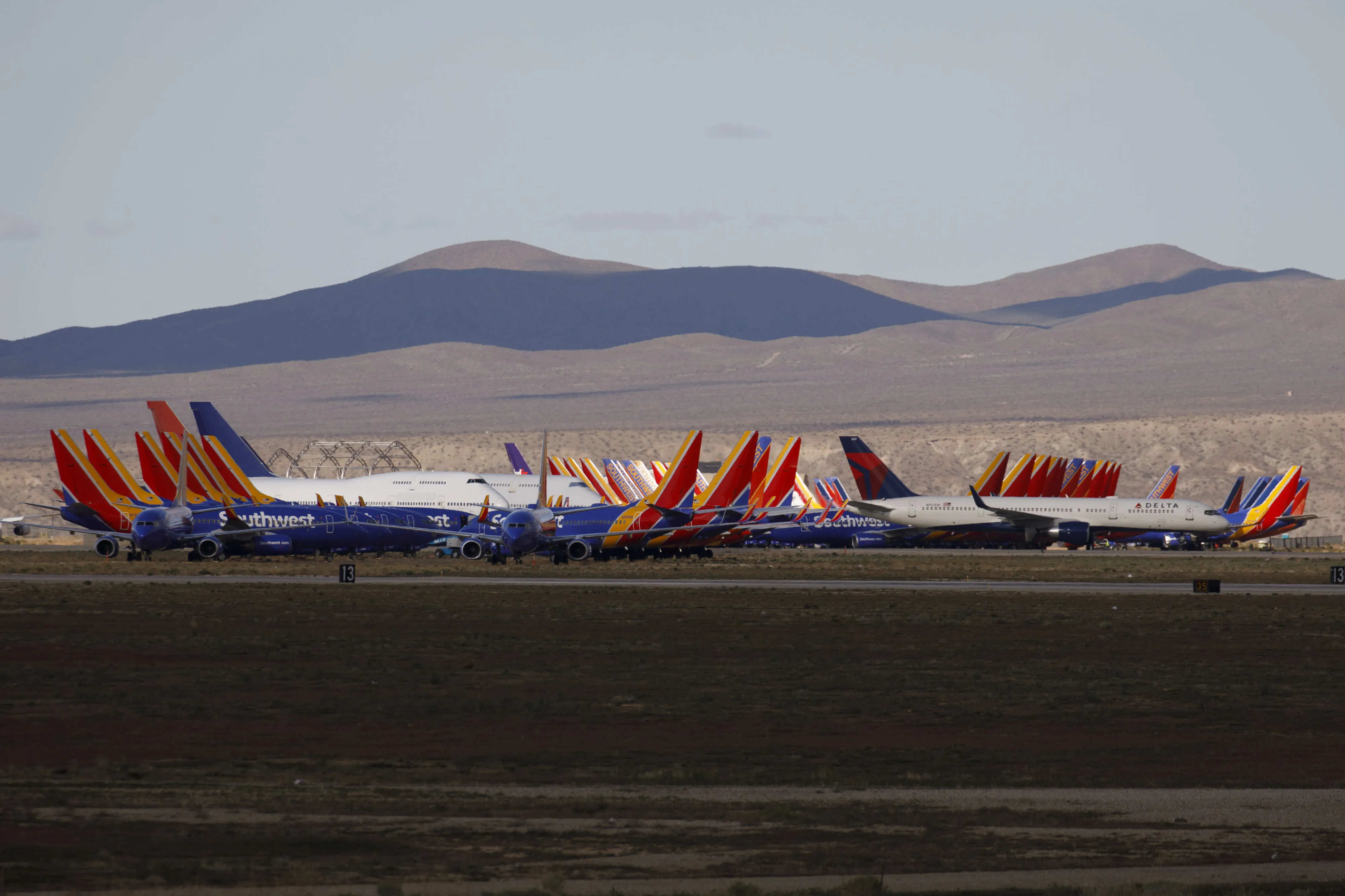 Delta To Park Half Of Fleet On $2 Billion Sales Drop