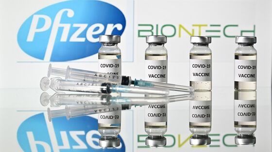 Pfizer To Know Covid Shot’s Efficacy Against Omicron Before Year-End