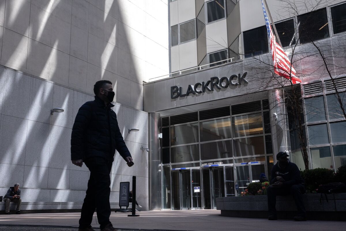 BlackRock Plans Staff Return in September, With Some Remote Work