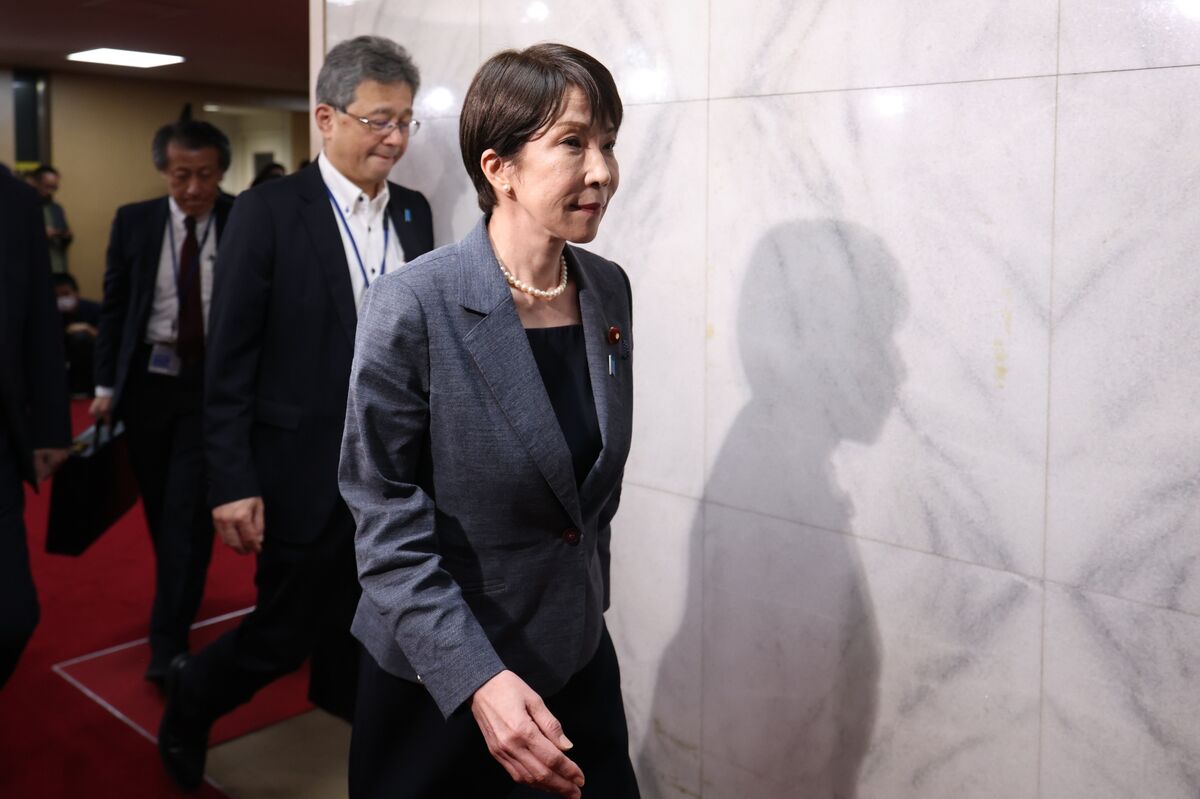 Japan's Takaichi Calls for Food Sales Tax Cut to 1%, NHK Says
