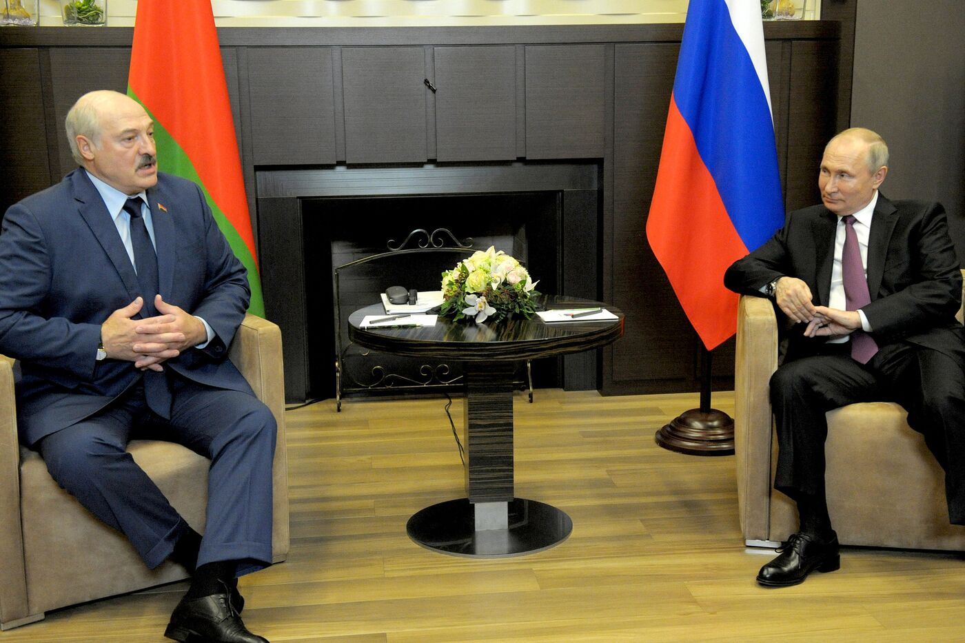 Presidents of Russia and Belarus meet in Sochi