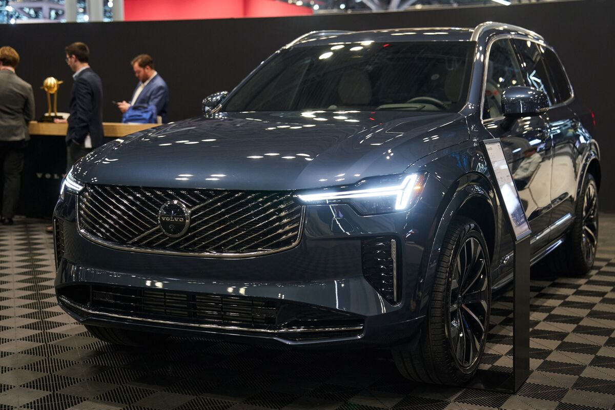bloomberg.com - Rafaela Lindeberg - Volvo Plans Biggest Model Push in Bid to Double Market Share