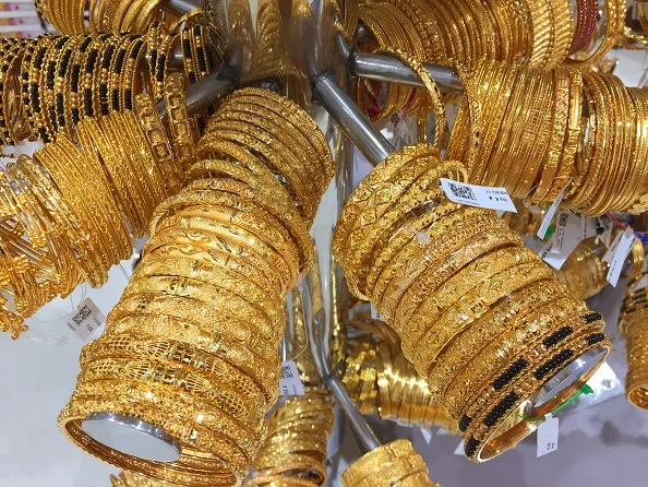 The standard of India’s recovery debate is something less than gold.