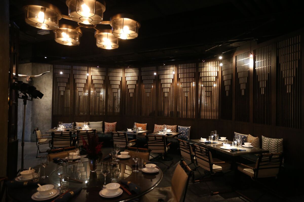 🟪"Un'Esperienza Avventurosa nel Gusto: Scopri il Ristorante dallo Stile Industrial Chic"