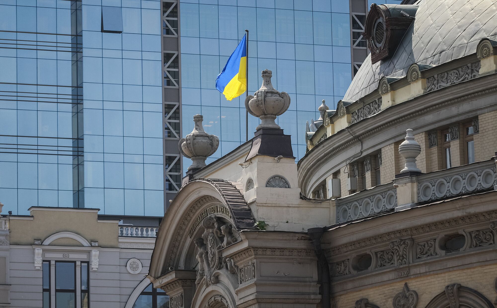 IMF Clears $1 Billion Ukraine Loan Tranche After Year Delay - Bloomberg