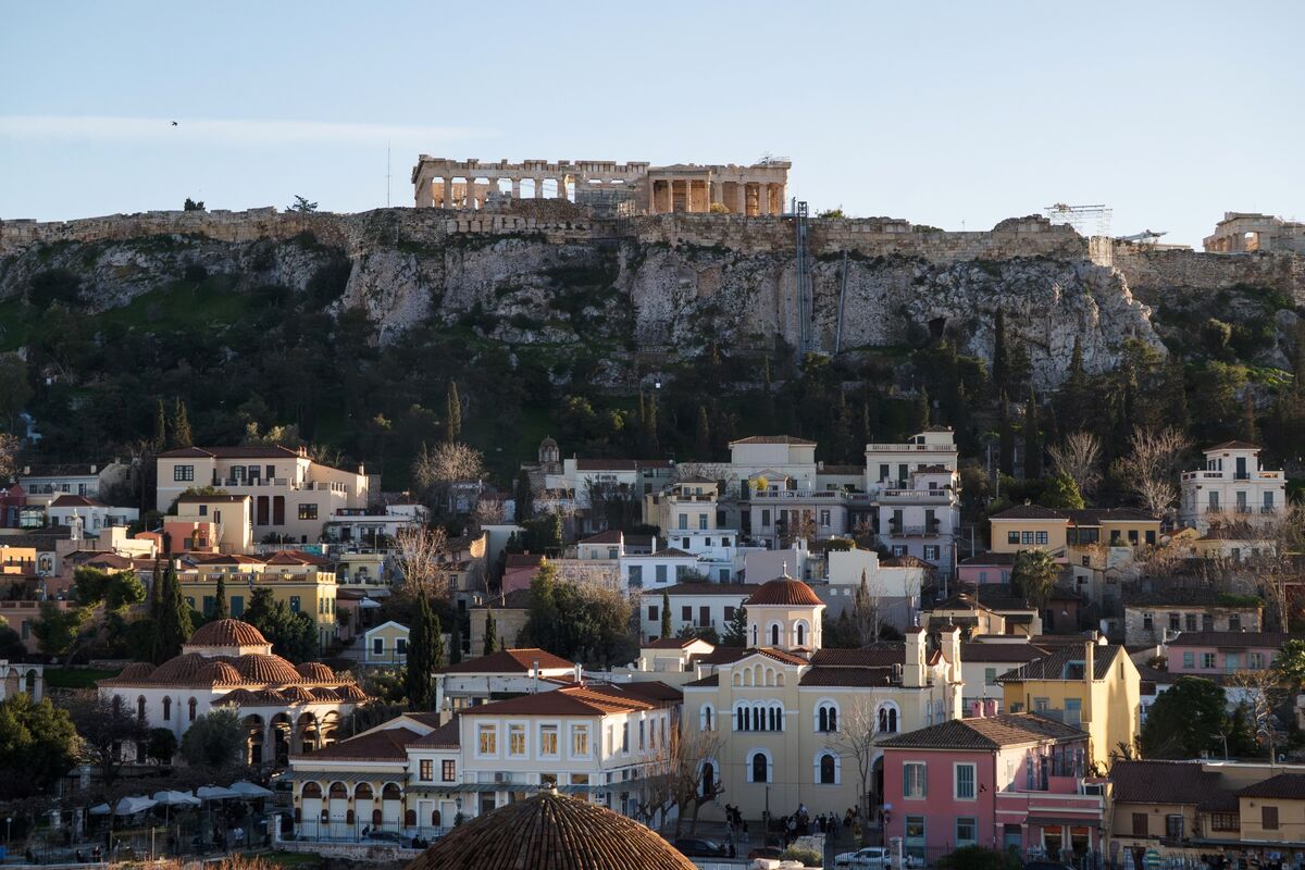 Greece Wins Highest Rating Since Europe’s Sovereign Debt Crisis