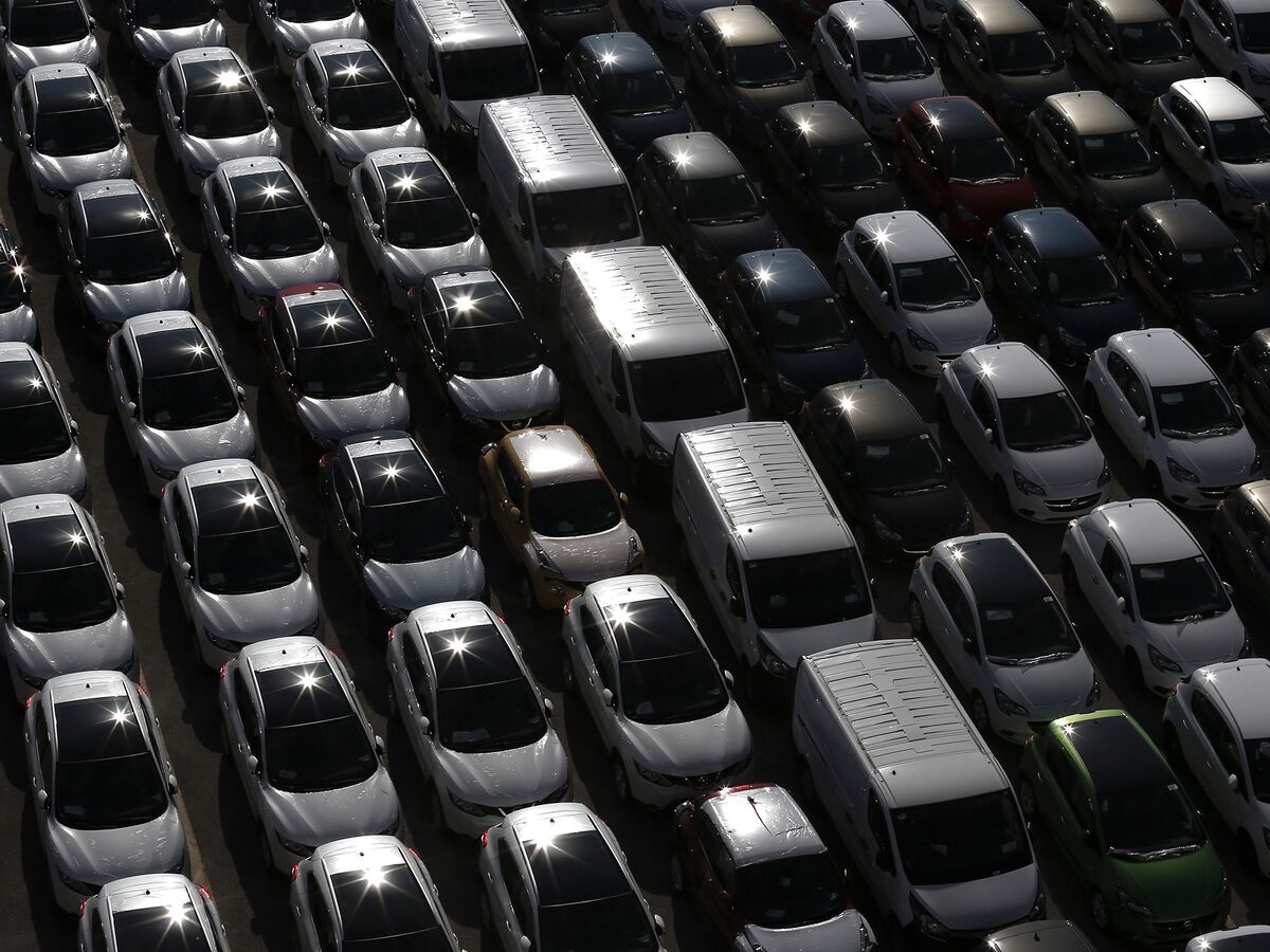 Trump Tariff Threat on European Cars Escalates Global Trade War - Bloomberg